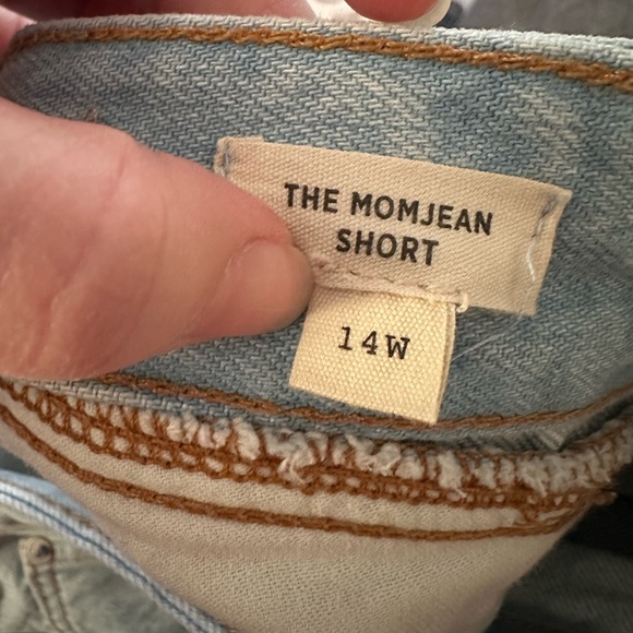 Madewell Plus Mom Jean Mid-Length Denim Shorts - Picture 4 of 9